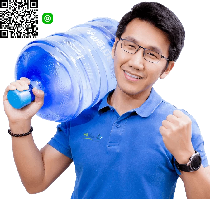 นายแบบพรีเมี่ยมถือถังน้ำดื่ม ภาพประชาสัมพันธ์จาก SPMIUM
